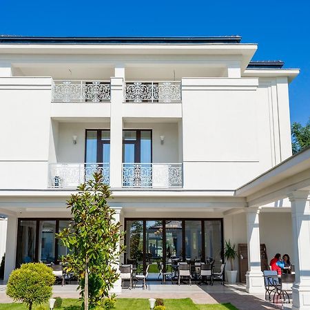 J'Adore Boutique Hotel Лугож Экстерьер фото