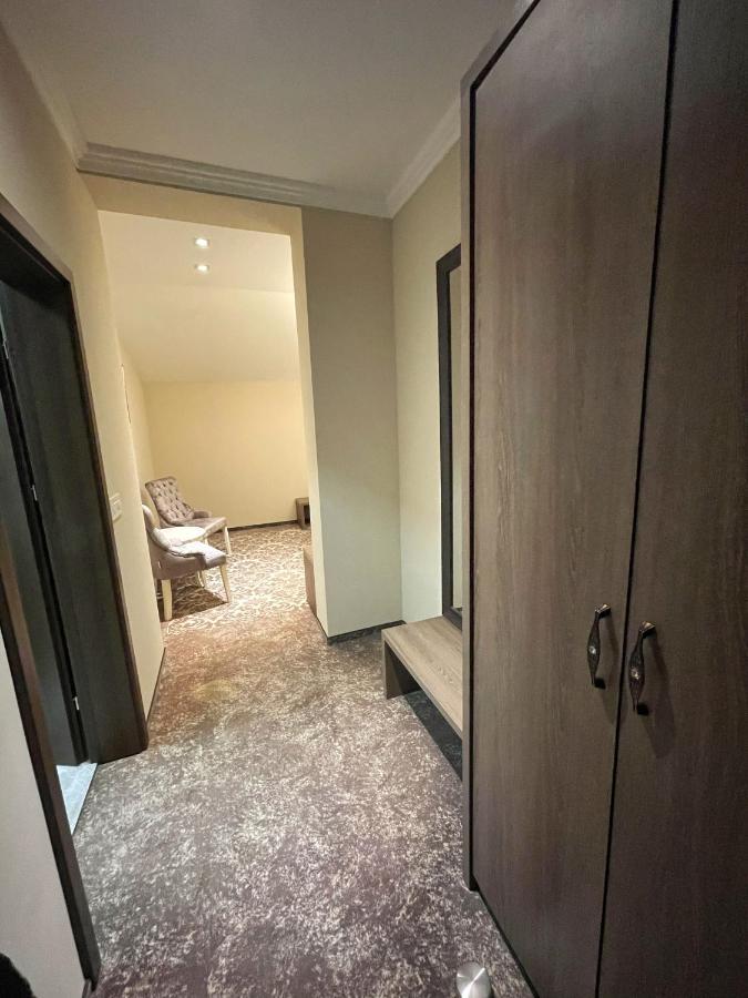 J'Adore Boutique Hotel Лугож Экстерьер фото