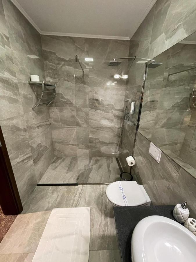 J'Adore Boutique Hotel Лугож Экстерьер фото