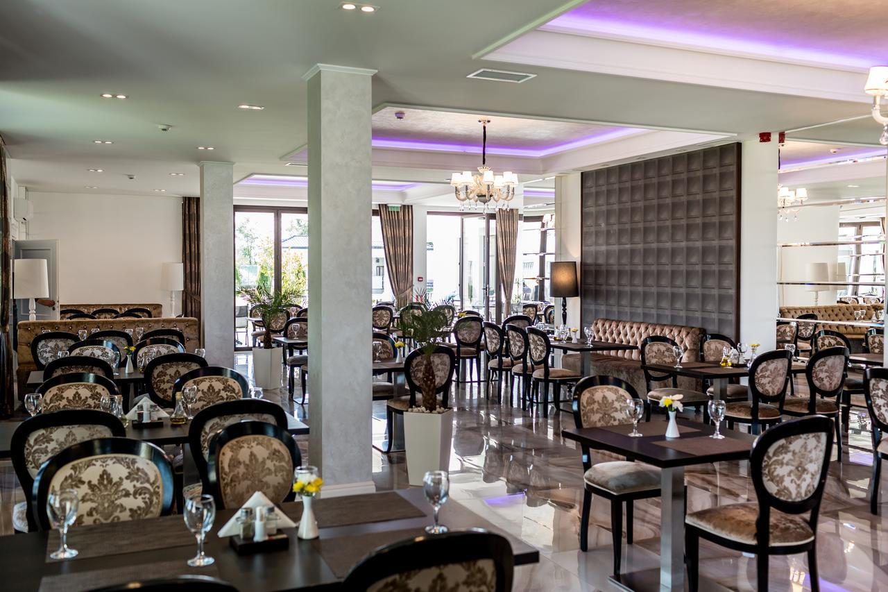J'Adore Boutique Hotel Лугож Экстерьер фото