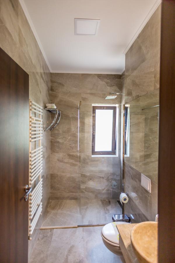 J'Adore Boutique Hotel Лугож Экстерьер фото